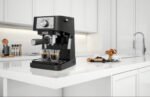 De’Longhi – Stilosa 15 Bar Pump Espresso Machine – Black and Stainless - Image 4